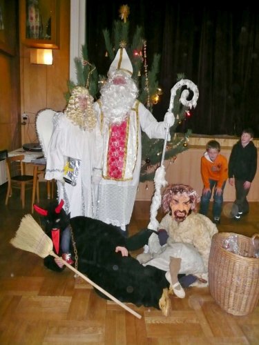 Mikulášské zpívání u stromečku - 3.12.2010